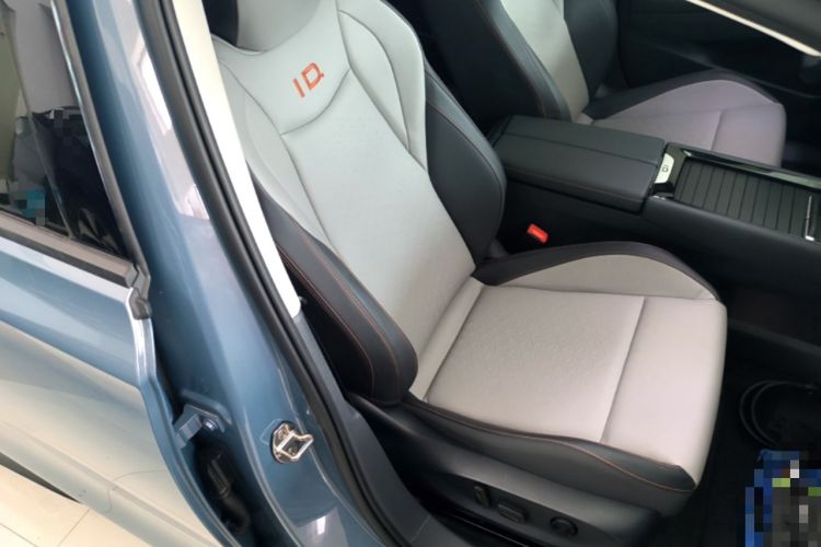 Used Volkswagen ID.7 VIZZION 2024 AIR model Right Front Seat