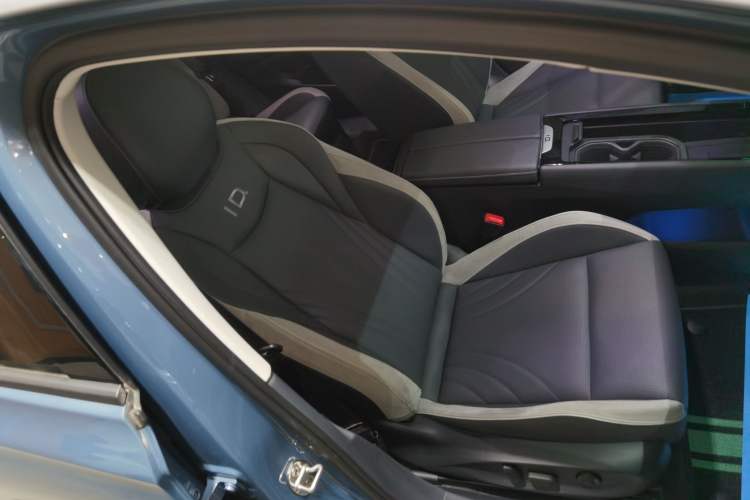 Used Volkswagen ID.7 VIZZION 2024 PRO Model Right Front Seat