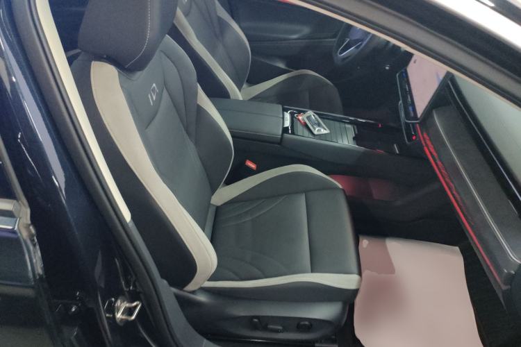 Used Volkswagen ID.7 VIZZION 2024 PRO Model Right Front Seat