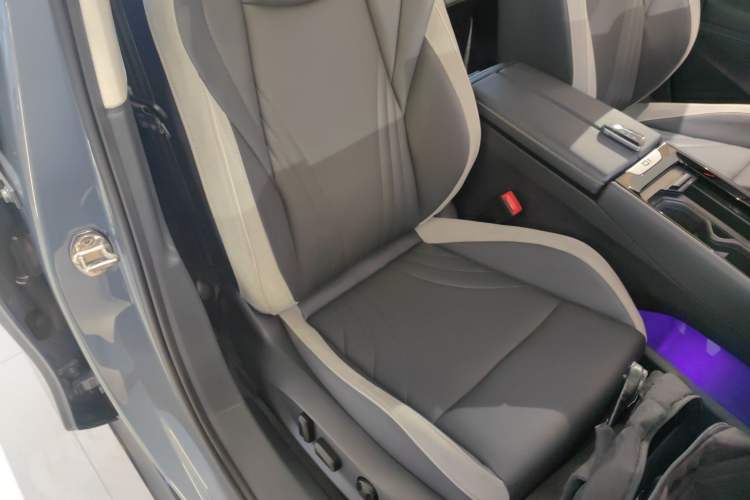 Used Volkswagen ID.7 VIZZION 2024 PRO Model Right Front Seat