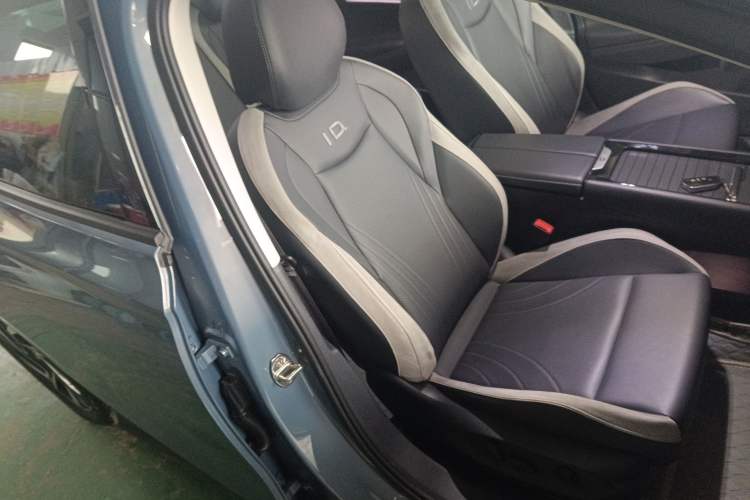 Used Volkswagen ID.7 VIZZION 2024 First Edition Right Front Seat