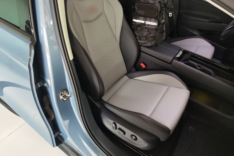 Used Volkswagen ID.7 VIZZION 2024 AIR model Right Front Seat