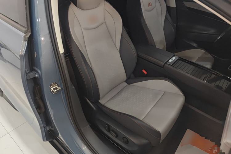 Used Volkswagen ID.7 VIZZION 2024 First Edition Right Front Seat