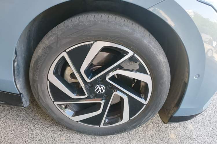 Used Volkswagen ID.7 VIZZION 2024 PRO Model Right Front Wheel Hub
