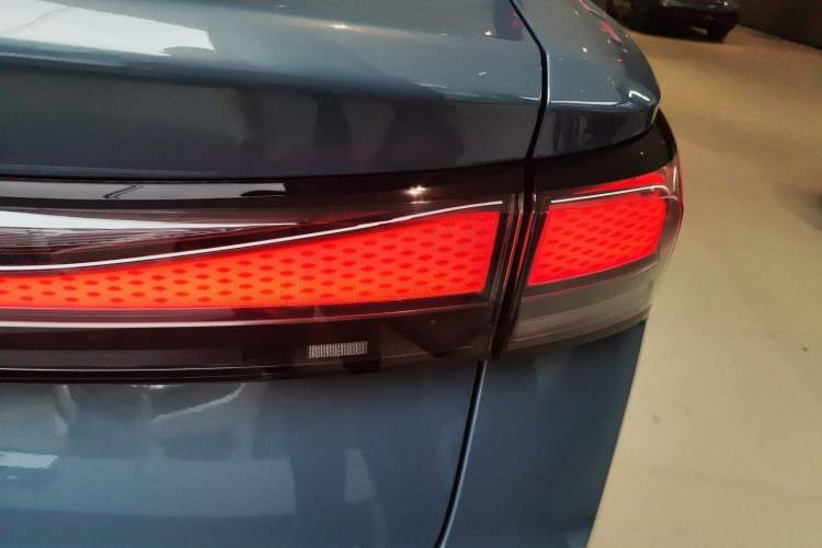 Used Volkswagen ID.7 VIZZION 2024 PRO Model Right Rear Taillight