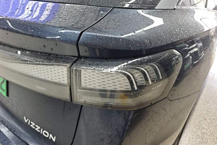 Used Volkswagen ID.7 VIZZION 2024 First Edition Right Rear Taillight