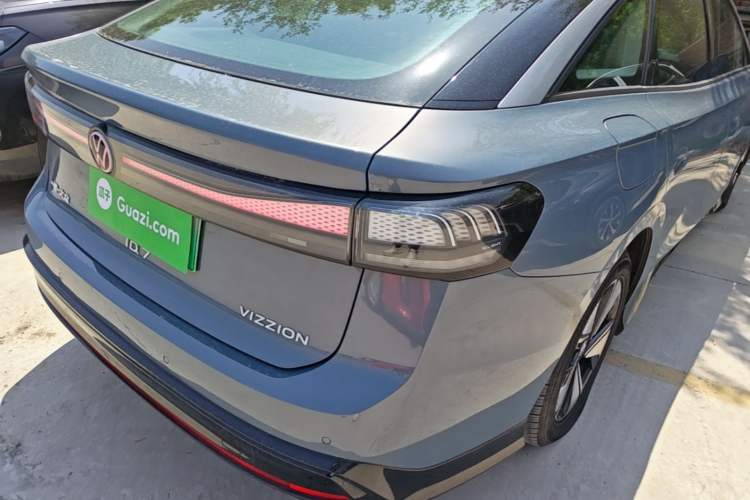 Used Volkswagen ID.7 VIZZION 2024 AIR model Right Rear Taillight