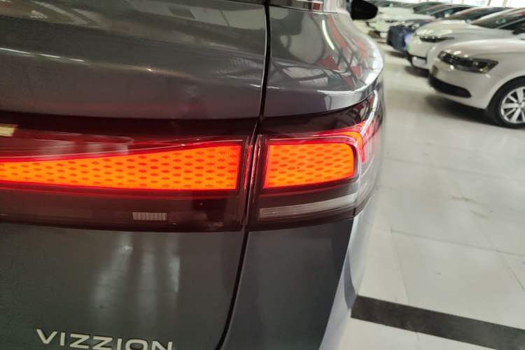 Used Volkswagen ID.7 VIZZION 2024 AIR model Right Rear Taillight