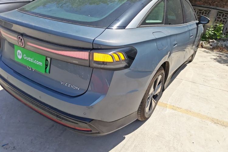 Used Volkswagen ID.7 VIZZION 2024 AIR model Right Rear Taillight