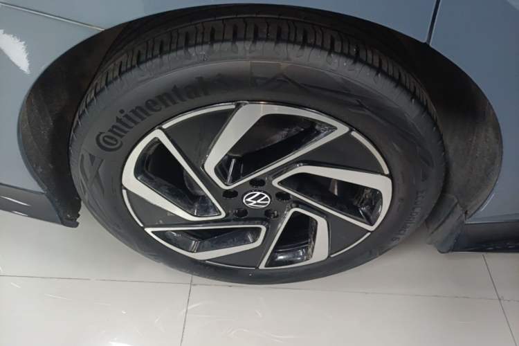 Used Volkswagen ID.7 VIZZION 2024 PRO Model Right Rear Wheel Hub