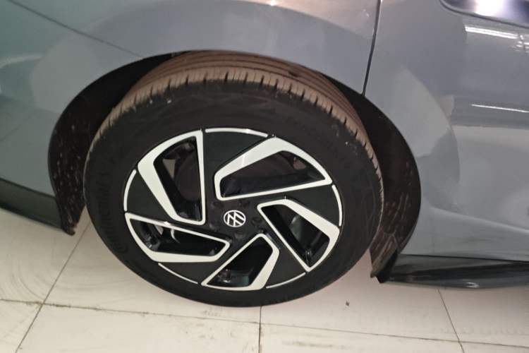 Used Volkswagen ID.7 VIZZION 2024 PRO Model Right Rear Wheel Hub