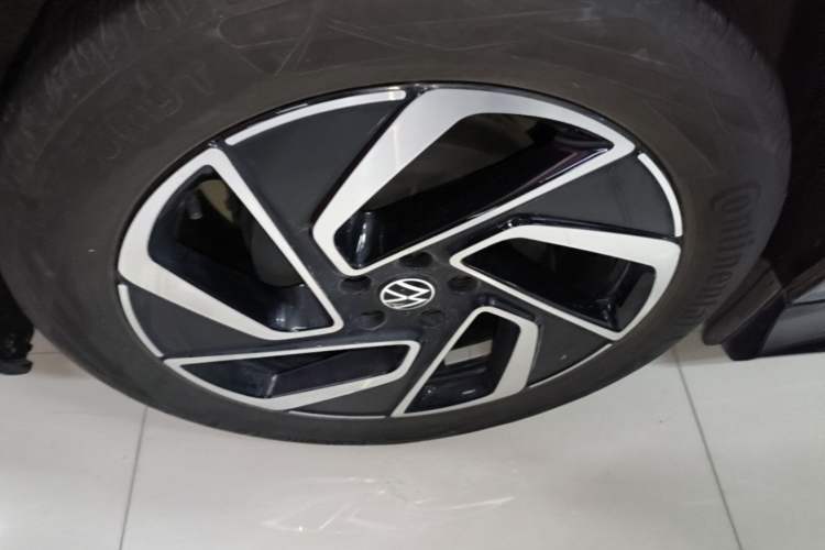 Used Volkswagen ID.7 VIZZION 2024 PRO Model Right Rear Wheel Hub