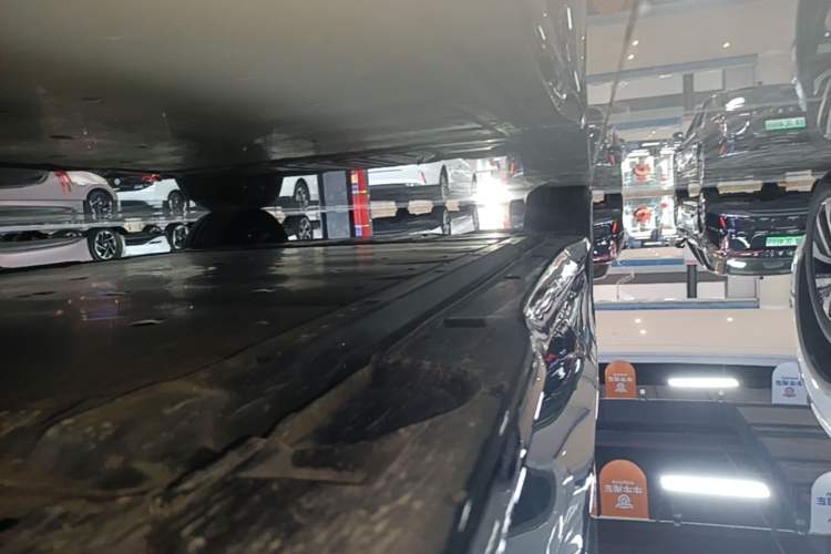 Used Volkswagen ID.7 VIZZION 2024 PRO Model Right Side Sill