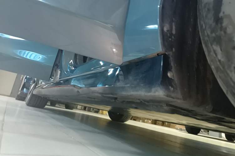 Used Volkswagen ID.7 VIZZION 2024 AIR model Right Side Sill