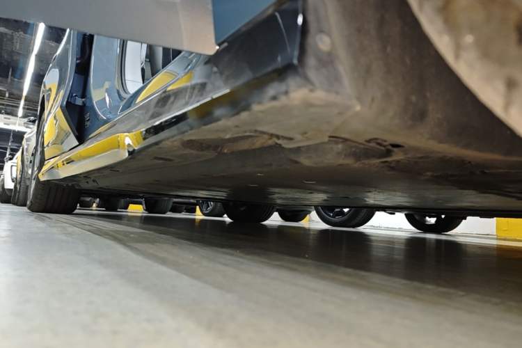 Used Volkswagen ID.7 VIZZION 2024 First Edition Right Side Sill