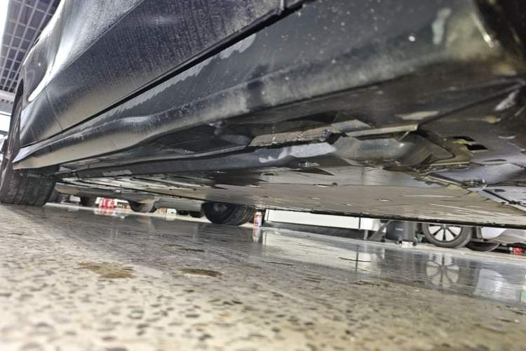 Used Volkswagen ID.7 VIZZION 2024 First Edition Right Side Sill