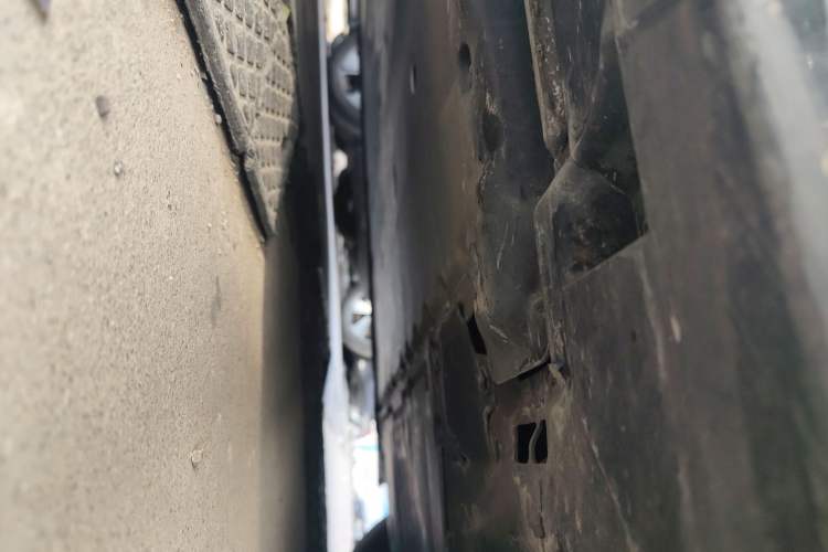 Used Volkswagen ID.7 VIZZION 2024 AIR model Right Side Sill