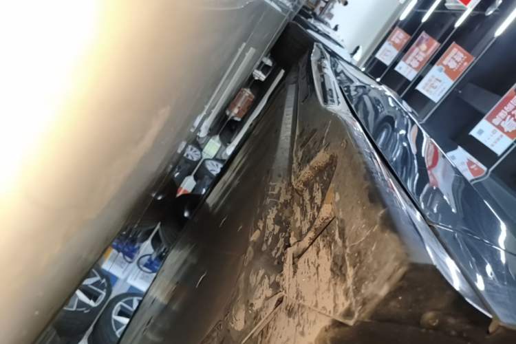 Used Volkswagen ID.7 VIZZION 2024 PRO Model Right Side Sill