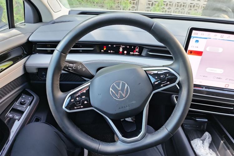 Used Volkswagen ID.7 VIZZION 2024 AIR model Steering Wheel