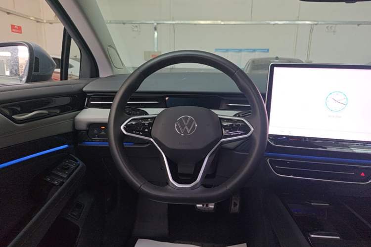 Used Volkswagen ID.7 VIZZION 2024 AIR model Steering Wheel