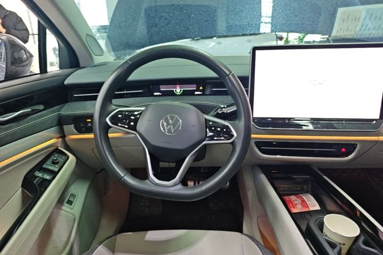 Used Volkswagen ID.7 VIZZION 2024 First Edition Steering Wheel