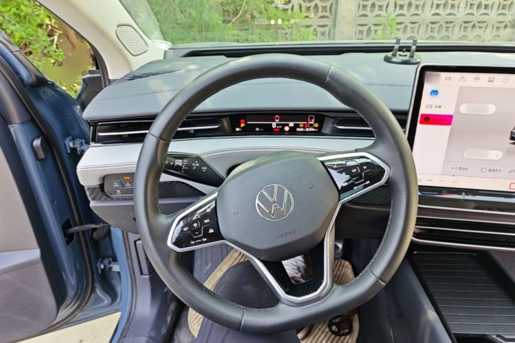 Used Volkswagen ID.7 VIZZION 2024 AIR model Steering Wheel