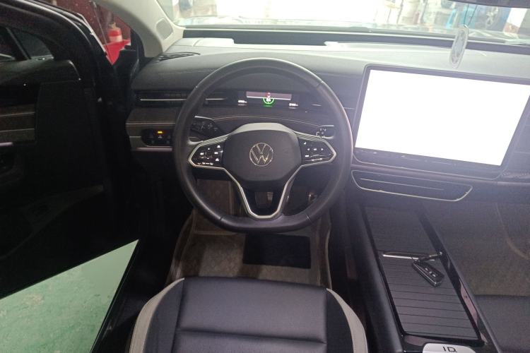Used Volkswagen ID.7 VIZZION 2024 First Edition Steering Wheel