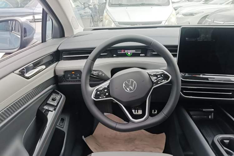 Used Volkswagen ID.7 VIZZION 2024 AIR model Steering Wheel