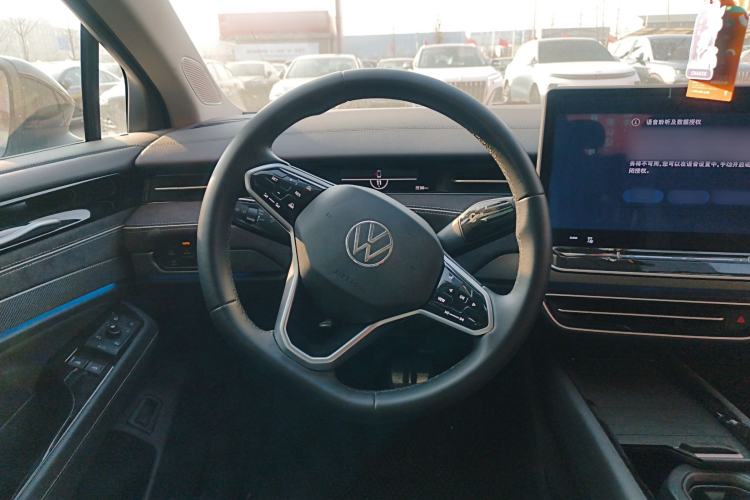 Used Volkswagen ID.7 VIZZION 2024 First Edition Steering Wheel