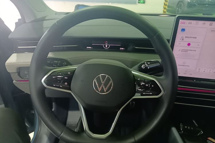 Used Volkswagen ID.7 VIZZION 2024 AIR model Steering Wheel