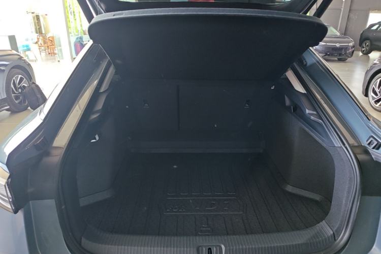 Used Volkswagen ID.7 VIZZION 2024 PRO Model Trunk