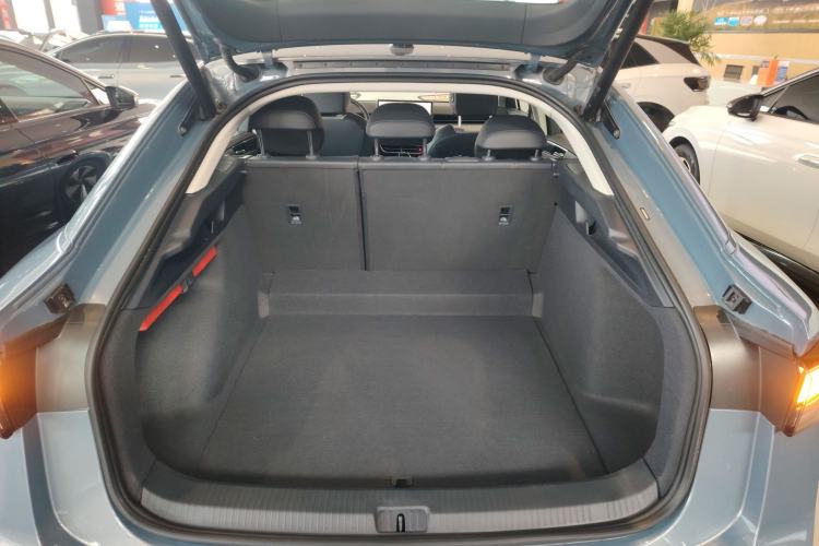 Used Volkswagen ID.7 VIZZION 2024 AIR model Trunk