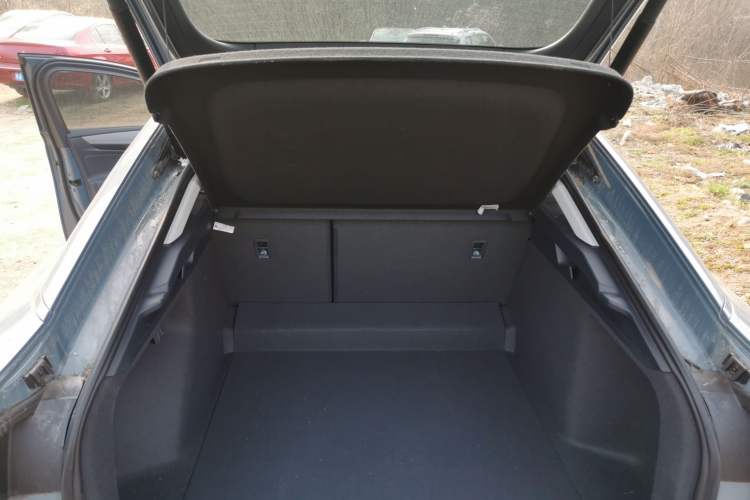 Used Volkswagen ID.7 VIZZION 2024 AIR model Trunk