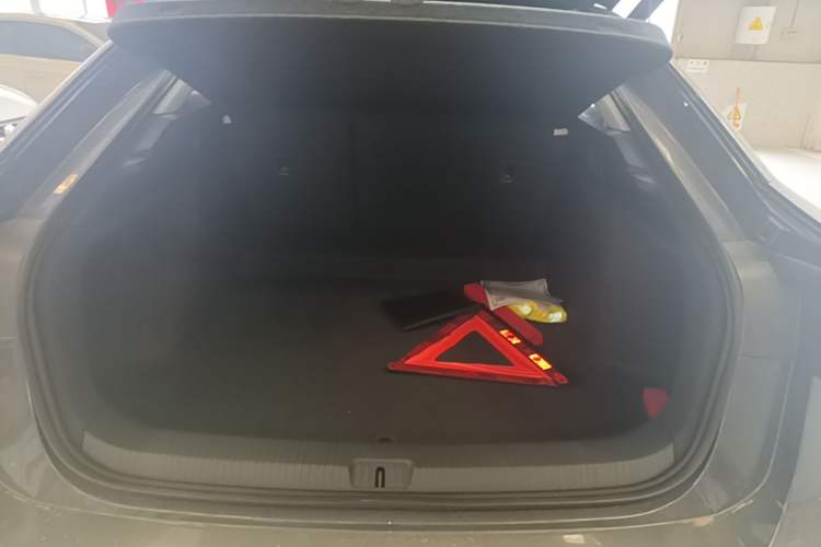 Used Volkswagen ID.7 VIZZION 2024 PRO Model Trunk