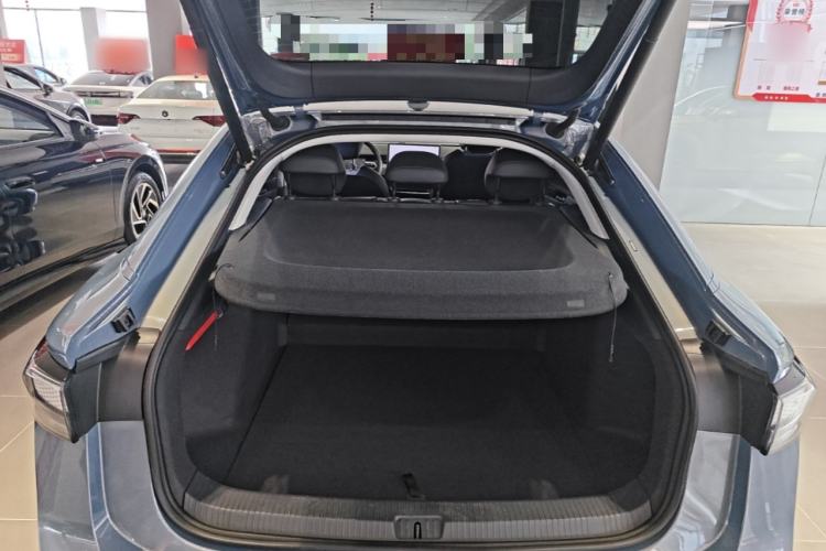 Used Volkswagen ID.7 VIZZION 2024 AIR model Trunk
