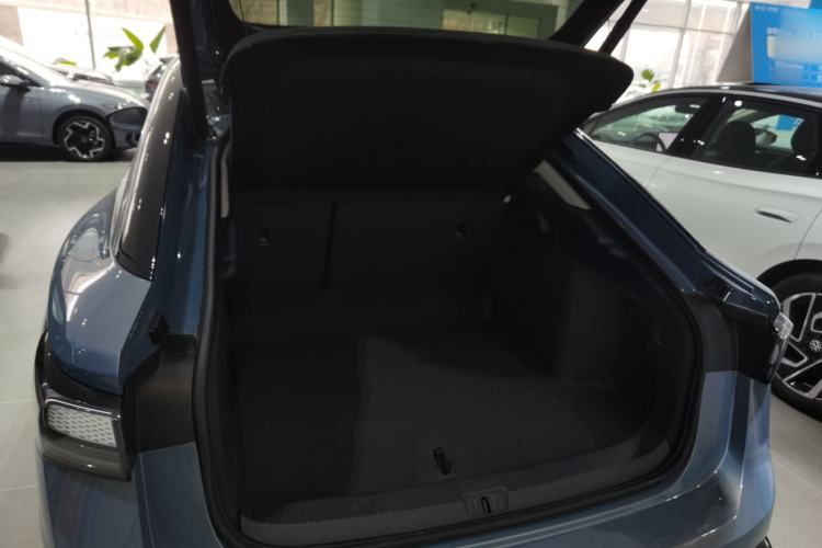 Used Volkswagen ID.7 VIZZION 2024 PRO Model Trunk