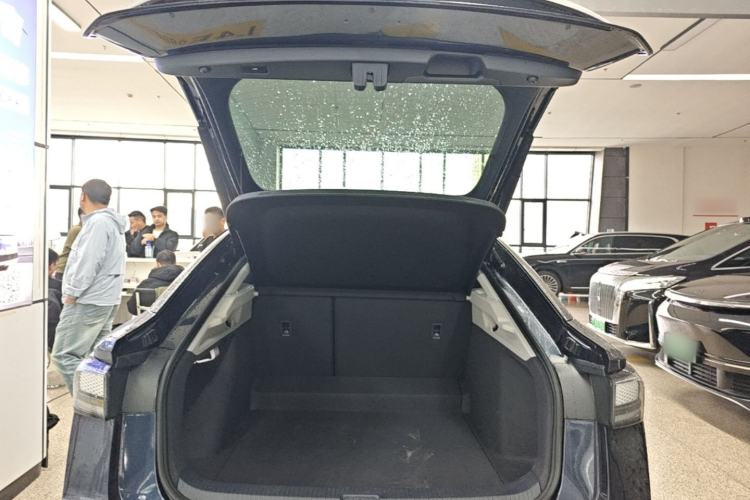 Used Volkswagen ID.7 VIZZION 2024 First Edition Trunk
