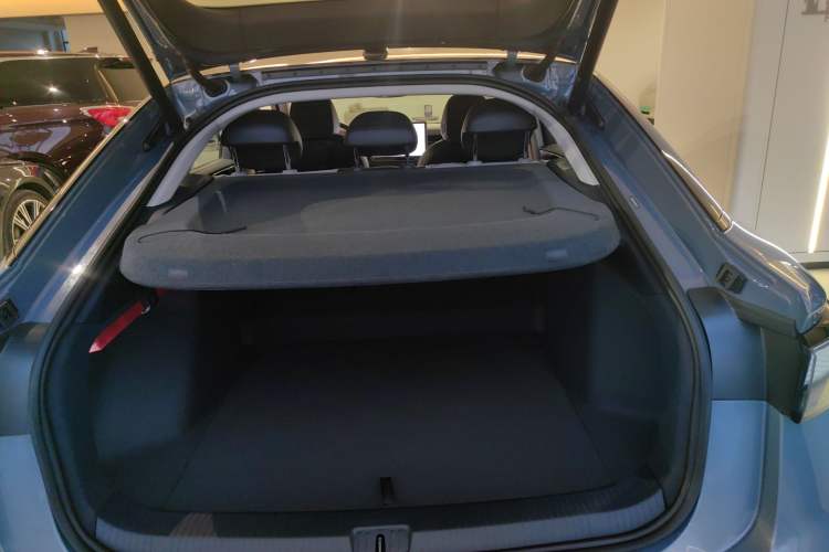 Used Volkswagen ID.7 VIZZION 2024 PRO Model Trunk