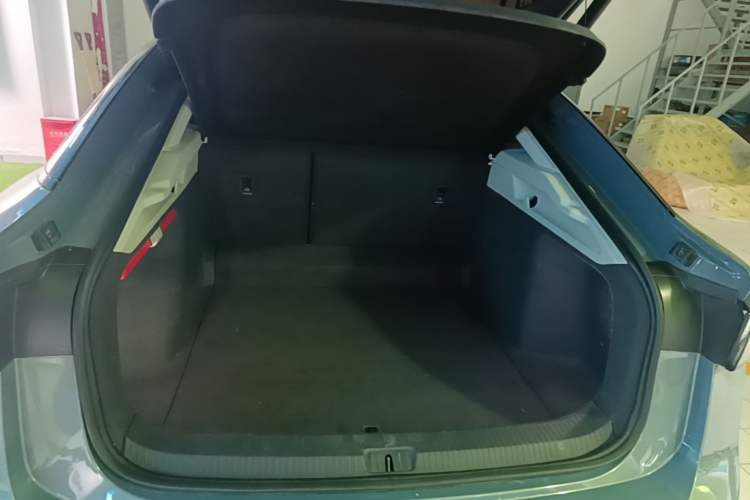 Used Volkswagen ID.7 VIZZION 2024 First Edition Trunk