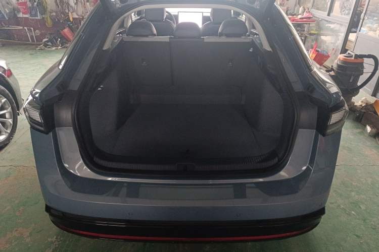 Used Volkswagen ID.7 VIZZION 2024 First Edition Trunk