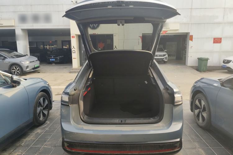 Used Volkswagen ID.7 VIZZION 2024 AIR model Trunk