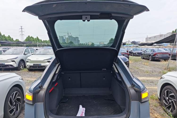Used Volkswagen ID.7 VIZZION 2024 PRO Model Trunk