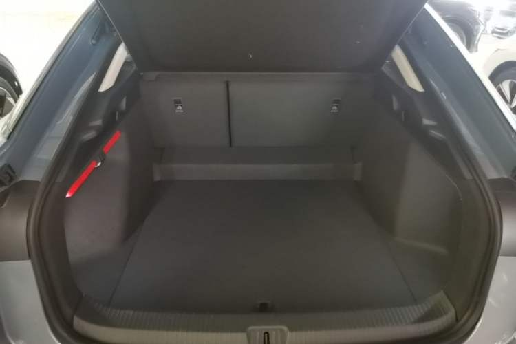 Used Volkswagen ID.7 VIZZION 2024 AIR model Trunk