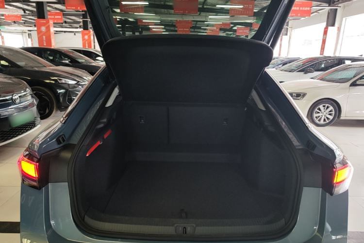 Used Volkswagen ID.7 VIZZION 2024 AIR model Trunk
