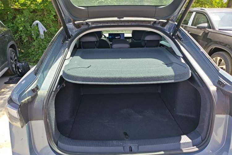 Used Volkswagen ID.7 VIZZION 2024 AIR model Trunk