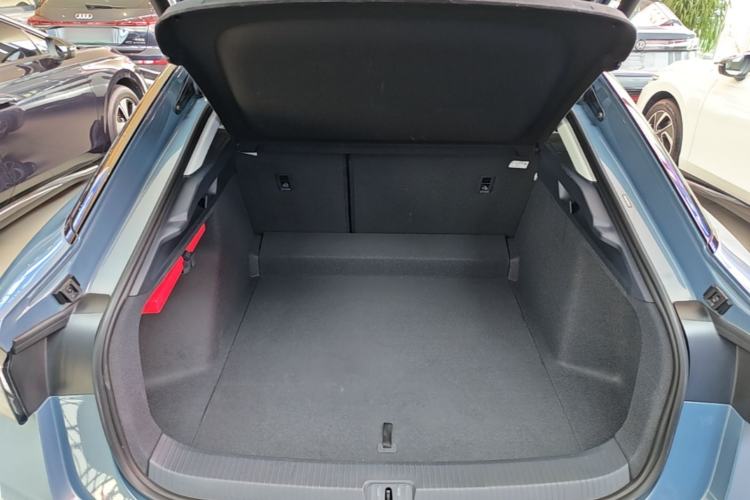 Used Volkswagen ID.7 VIZZION 2024 PRO Model Trunk