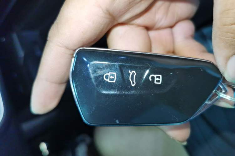 Used Volkswagen ID.7 VIZZION 2024 AIR model Vehicle Key