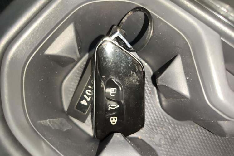 Used Volkswagen ID.7 VIZZION 2024 AIR model Vehicle Key