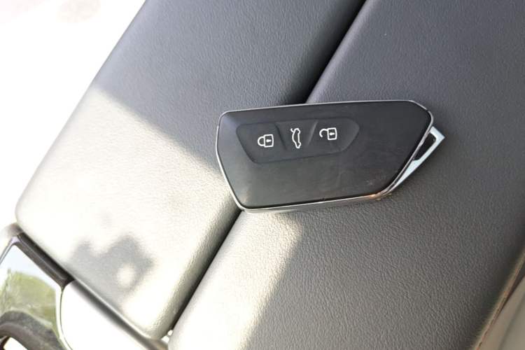Used Volkswagen ID.7 VIZZION 2024 AIR model Vehicle Key