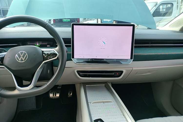 Used Volkswagen ID.7 VIZZION 2024 First Edition Audio And AC Panel